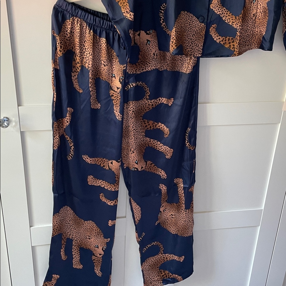 New! Linea Donatella Luxe Satin Pajama Set 🐆 - Picture 10 of 12